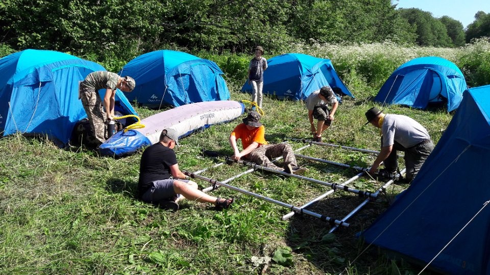 Палаточный лагерь «Спутник»